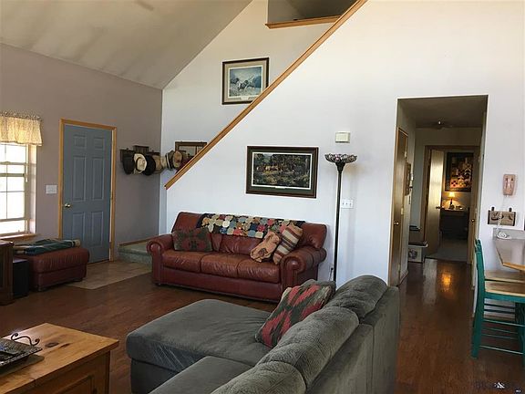 3rd image of 9 Deer Ln