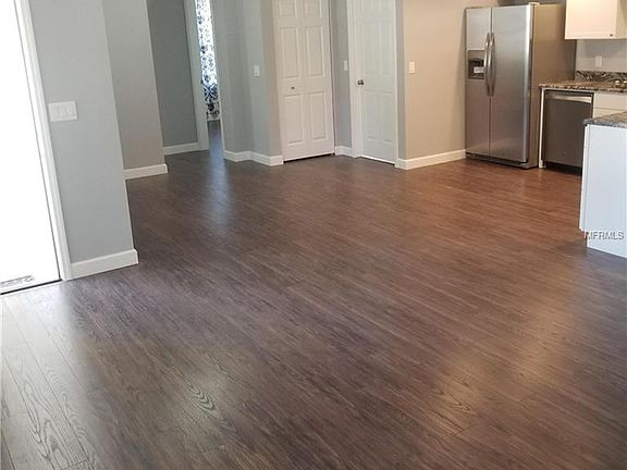 4th image of 4109 Queen St N