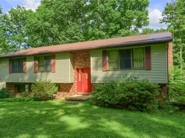 126 Chambers Ln, Evans City, PA 16033