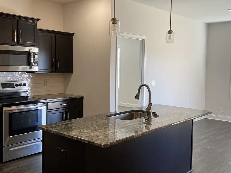 602 Alvin Rd — Photo 6