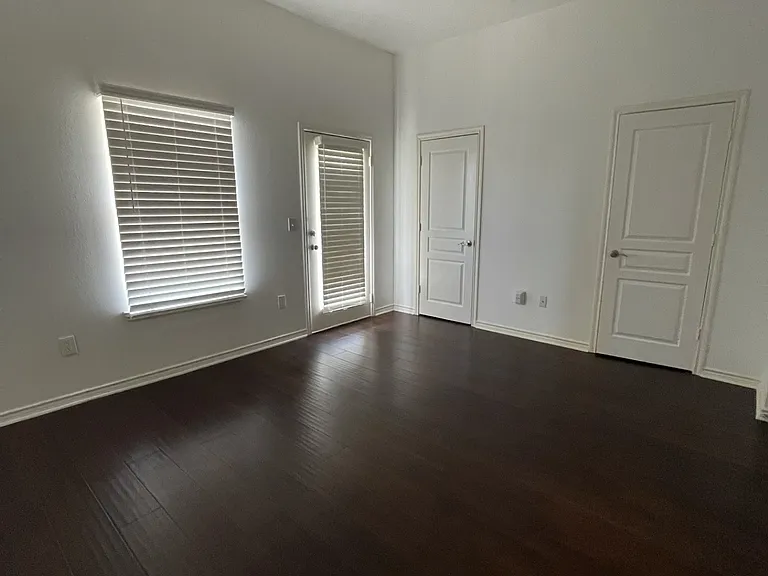 510 Refugio St — Photo 7