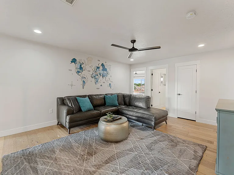 466 N Ventura Ln #47 — Photo 15