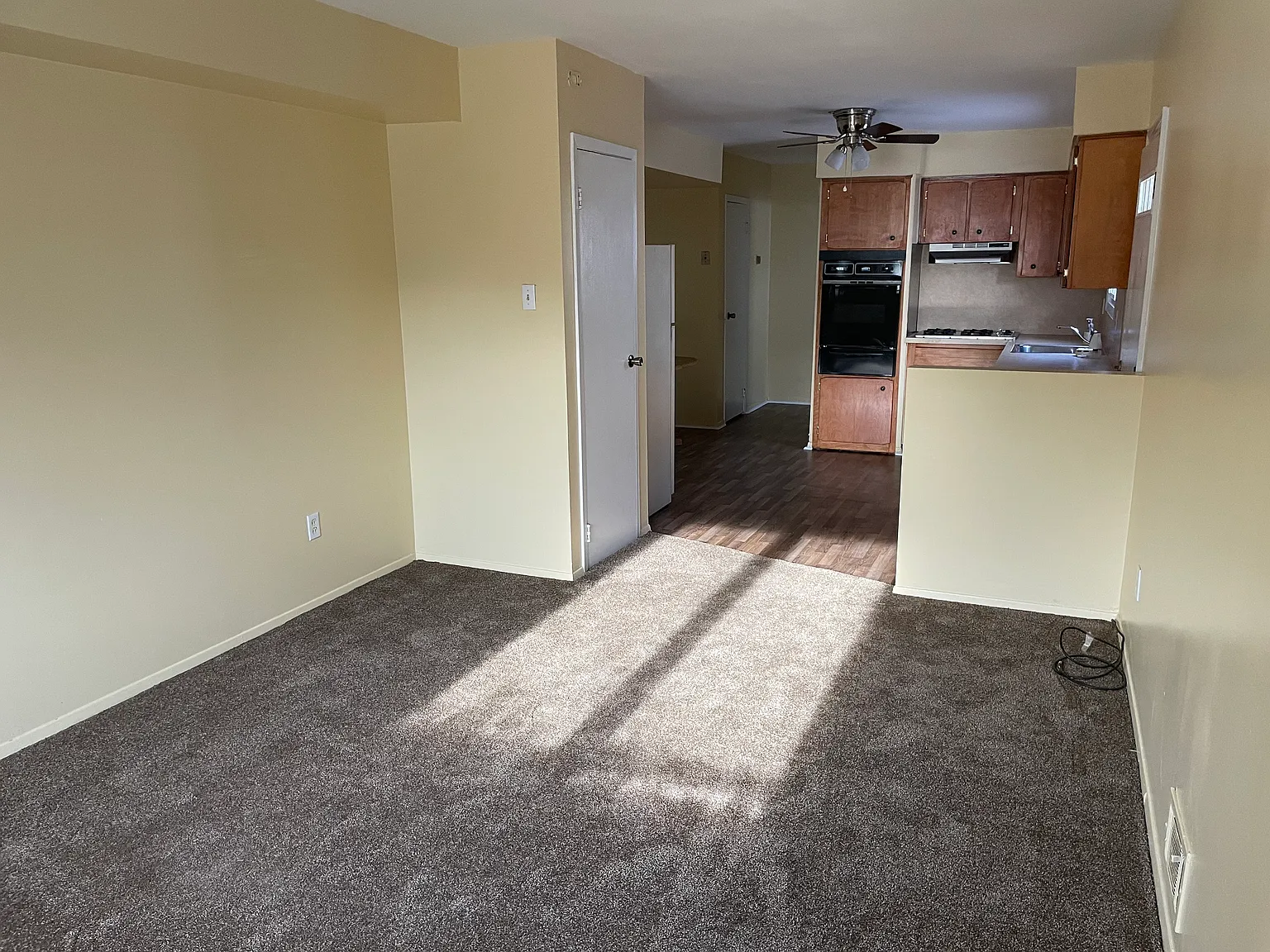125 Rockville Ave — Photo 1