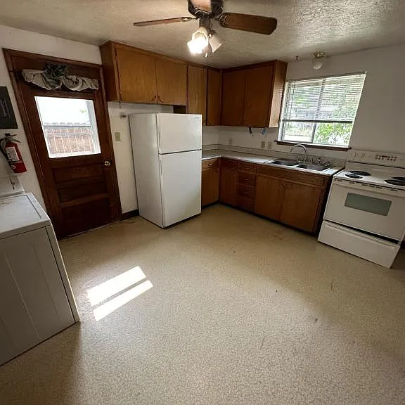 835 Franklin Ave — Photo 4