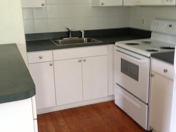 3rd image of 2714 W North A St