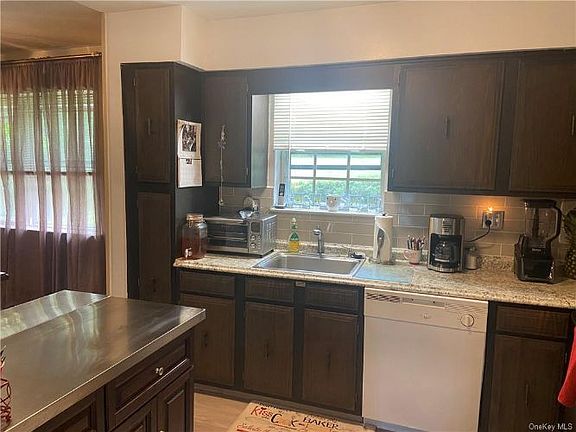 5th image of 7 Crescent Dr APT 25