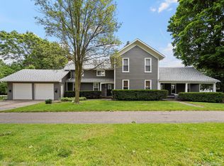 44720 Davis Dr, Utica, MI 48317