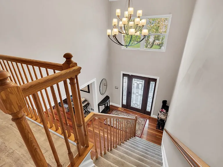 1 Edinburgh Ct — Photo 17