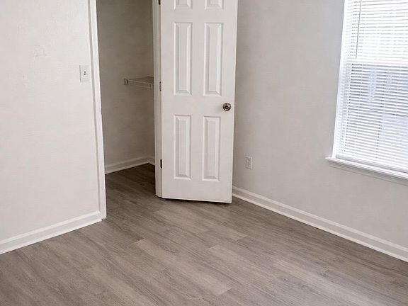 4th image of 2221 Timberwood Cir S