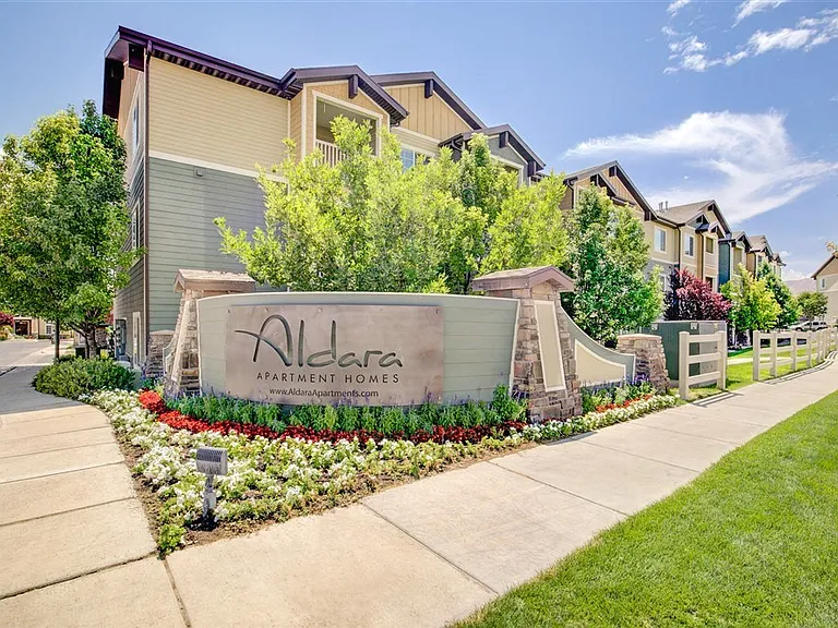 Aldara Apartments — Photo 57