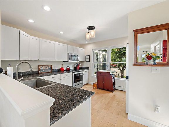 5th image of 61 Harbor View Drive #61