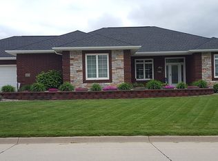 605 15th Ave NE, Independence, IA 50644