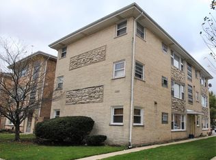 8221 Walsh Ln, River Grove, IL 60171