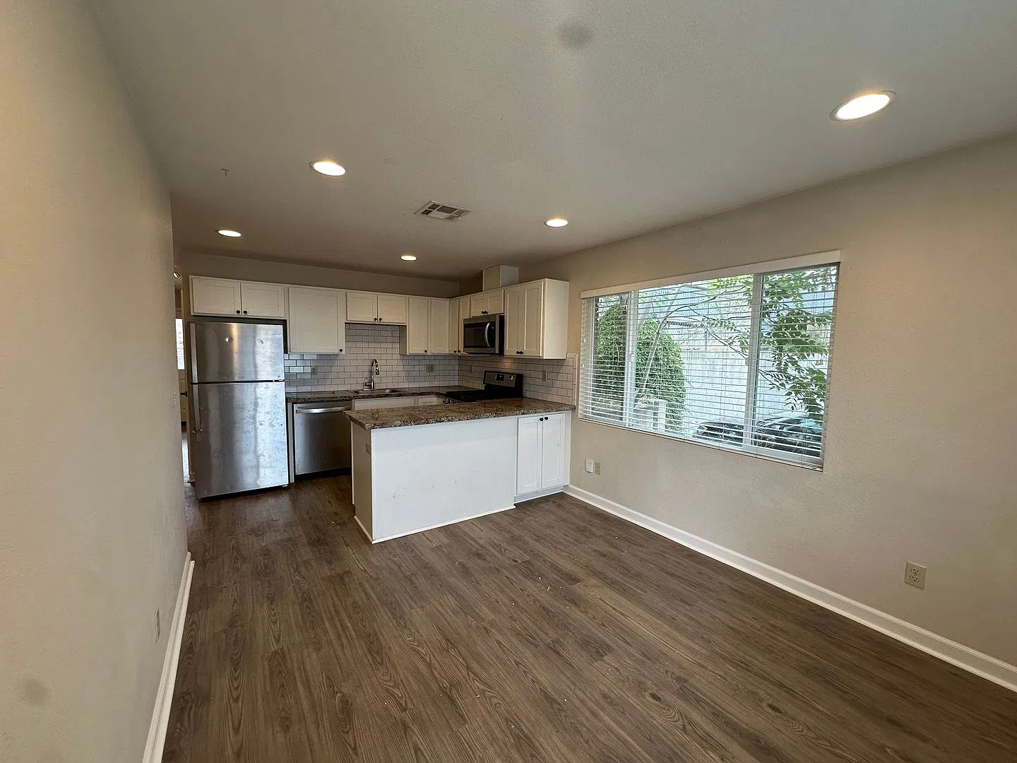 1117 Buena Vista Avenue — Photo 3