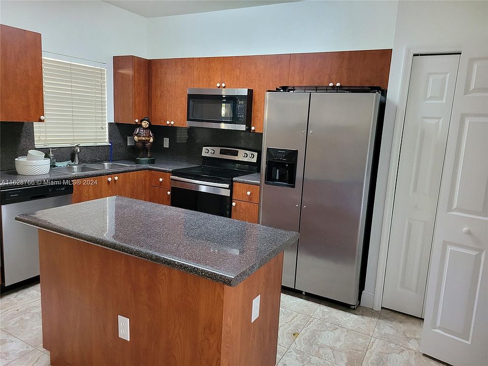 1st image of 2905 SE 15th Ter #0
