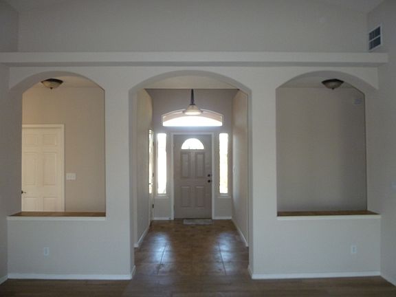 4th image of 5808 Edinburgh Dr