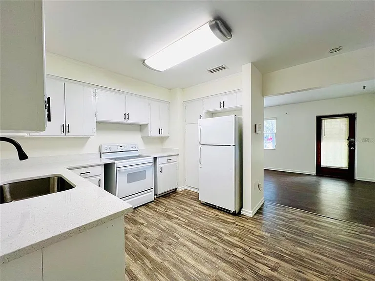 501 Avenue G SE #A — Photo 13