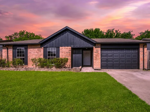 2209 Sheriff Dr, Grand Prairie, TX 75051