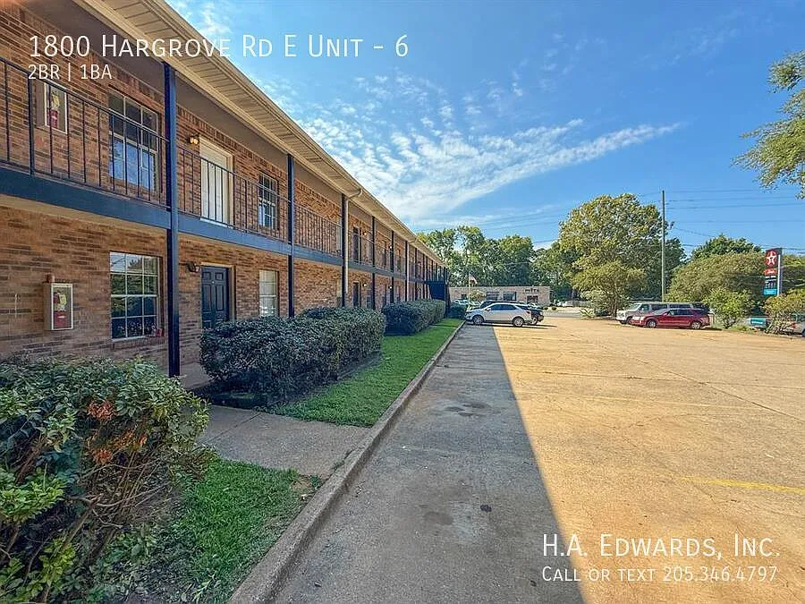 Courtyard Apartments #6 — Photo 2