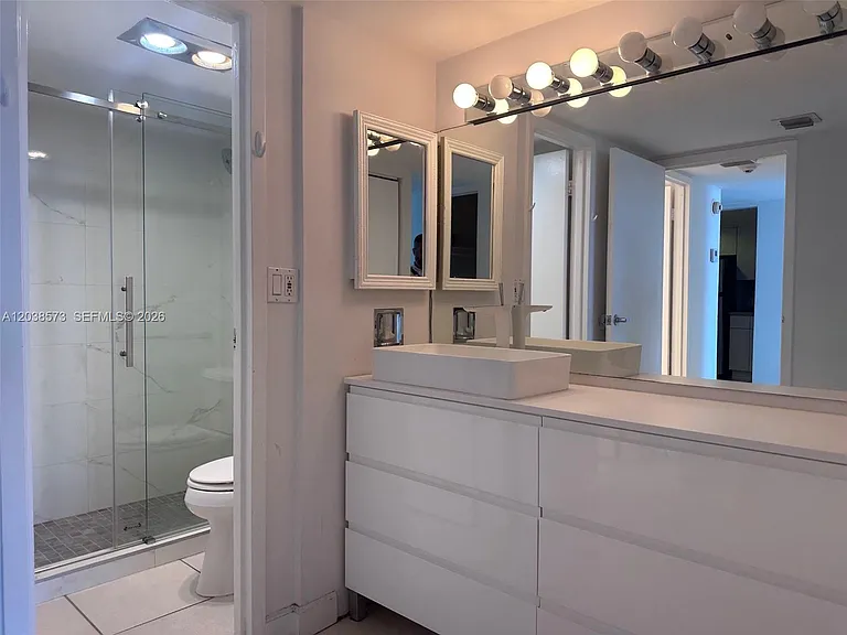 100 Bayview Dr #823 — Photo 16
