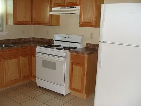 5th image of 8495 Roseway Dr #A