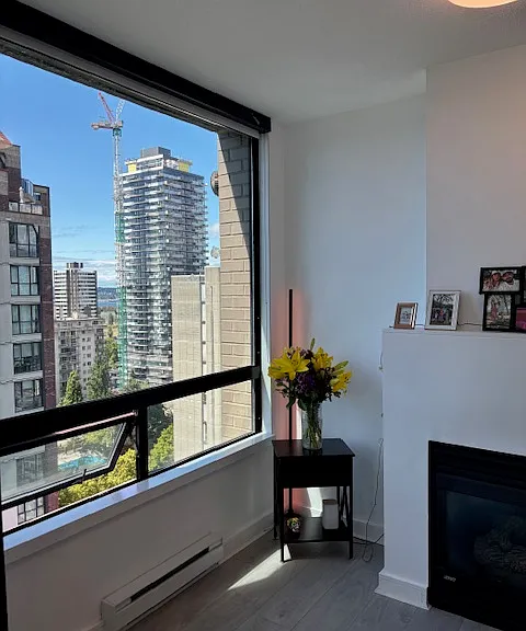 1003 Burnaby St #1404 — Photo 17