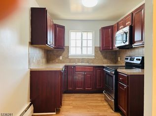 4 Swartswood Rd #B, Newton, NJ 07860