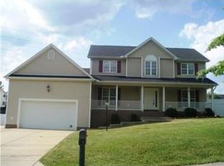 1022 Marina Dr, Hurricane, WV 25526
