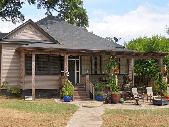 2nd image of 2623 Olive St