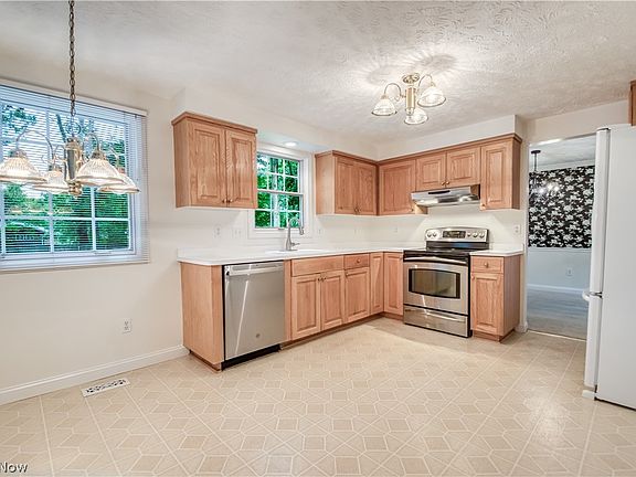 2nd image of 5828 Grovewood Dr