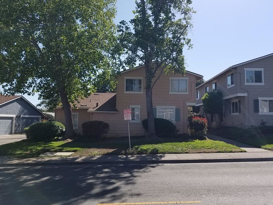 1st image of 15 Parrott St