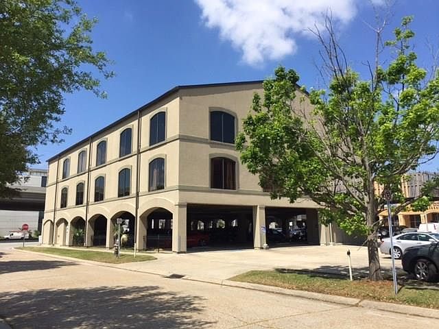 1st image of 2901 N Causeway Blvd