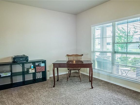 5th image of 109 Bluebird Way