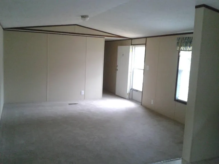 621 Live Oak Dr — Photo 9