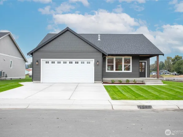 321 W 3rd St, Everson, WA 98247