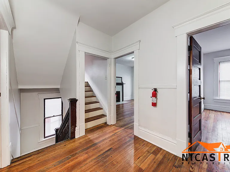 324 Buttles Ave — Photo 9