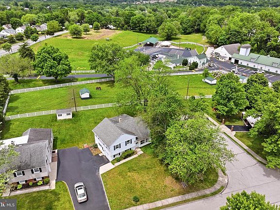 2nd image of 565 Dartmouth Dr