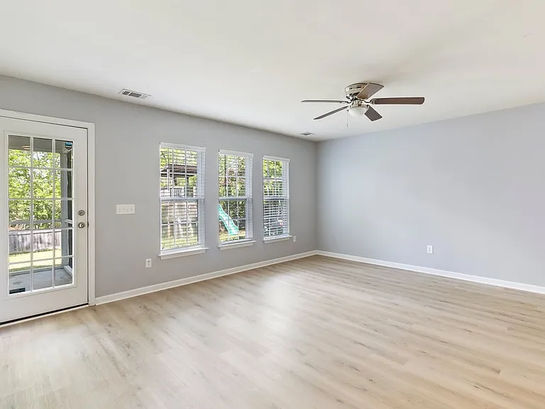 47 Glenwood Ct — Photo 9
