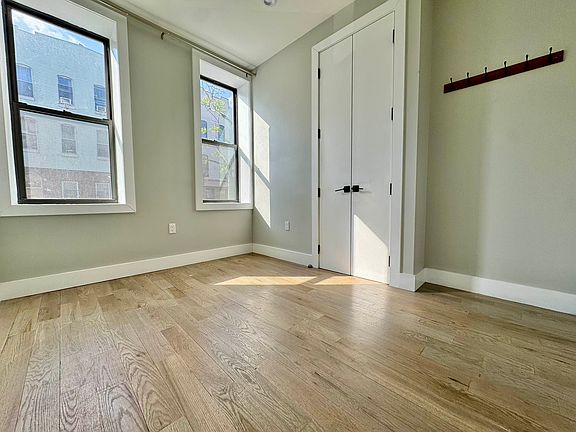 2nd image of 252 Melrose St #1F