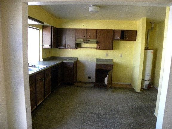 5th image of 5848 Lakeview Ln