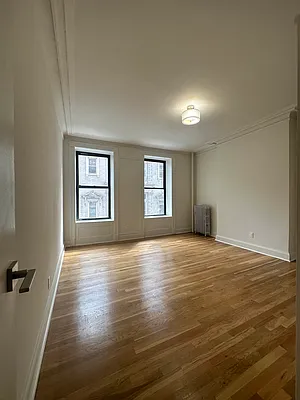 Rented by Peter R. Hungerford, LREB | media 23