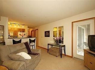 3015 SW Avalon Wy 207 #207, Seattle, WA 98126