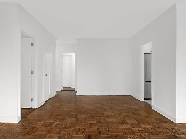 215 E 68th St #11S — Photo 7