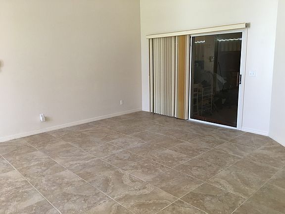 Living room (view of pool)