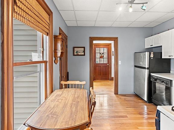 4th image of 115 W Emerson St #102