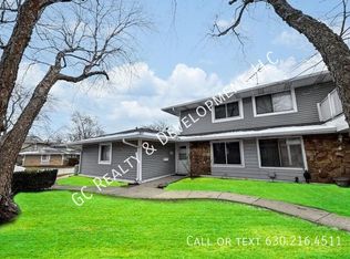 1467 Fremont Dr, Hanover Park, IL