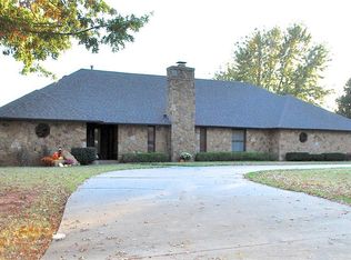 1305 Mockingbird Ln, Guthrie, OK 73044