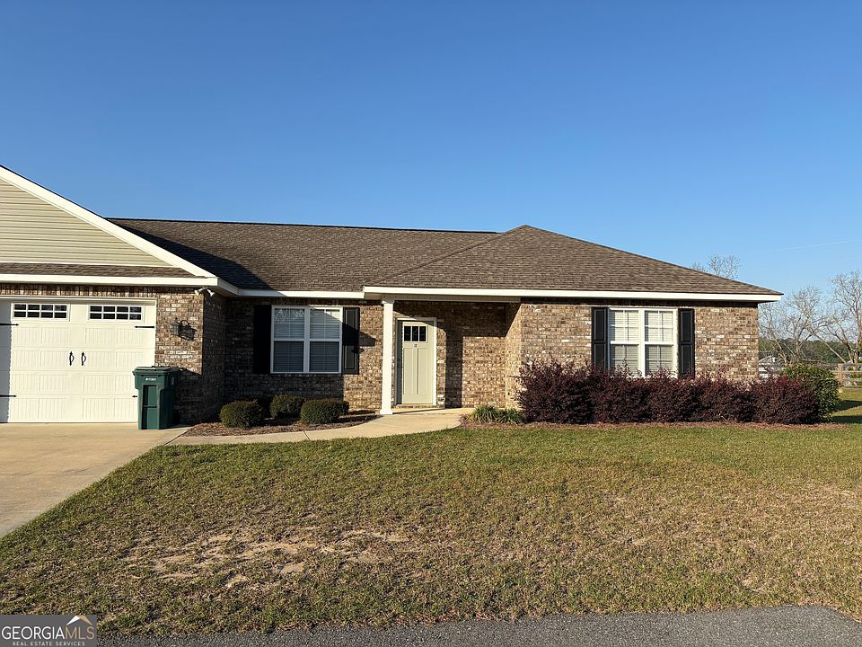 1st image of 100 Haystack Ln