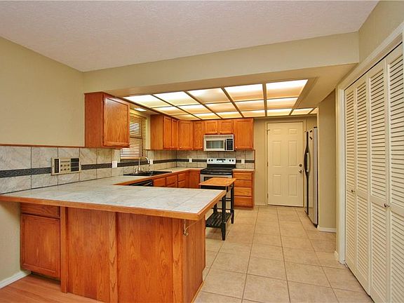 3rd image of 2328 Dove Creek Dr