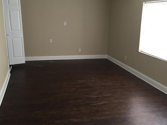 5th image of 4027 Forest Blvd